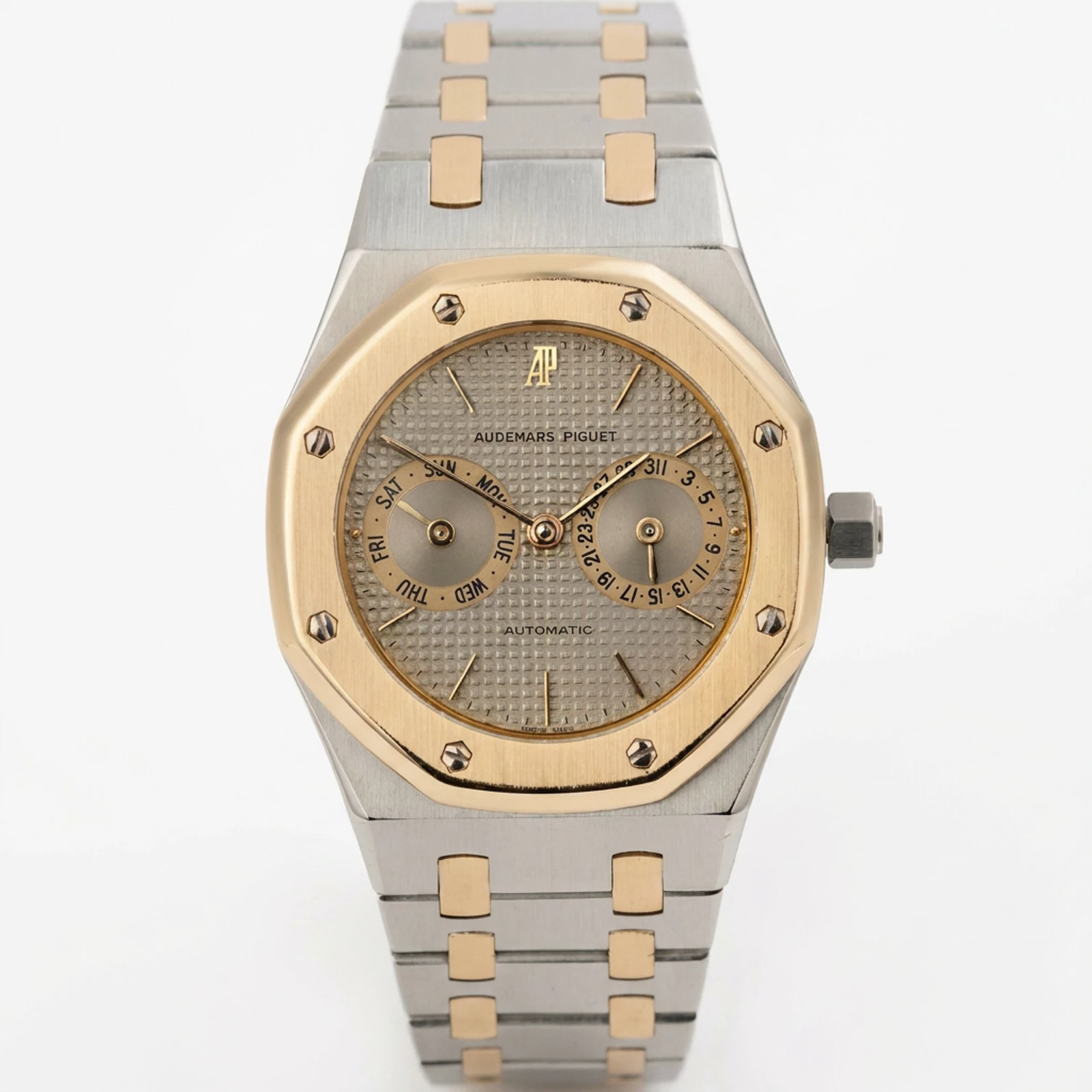 Audemars Piguet Royal Oak Day-Date 25572SA.0.0477SA.01