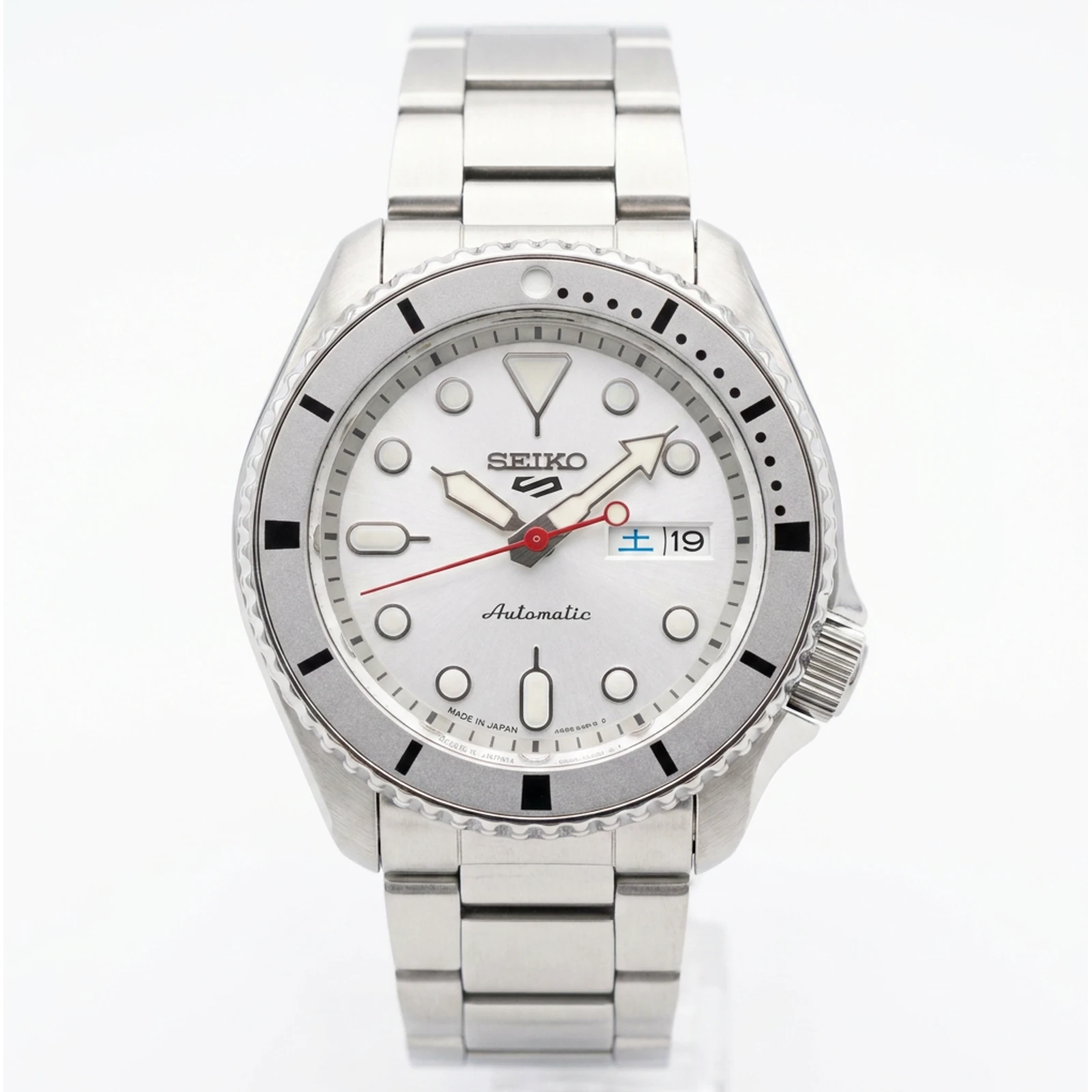 Seiko 5 Sports SBSA211