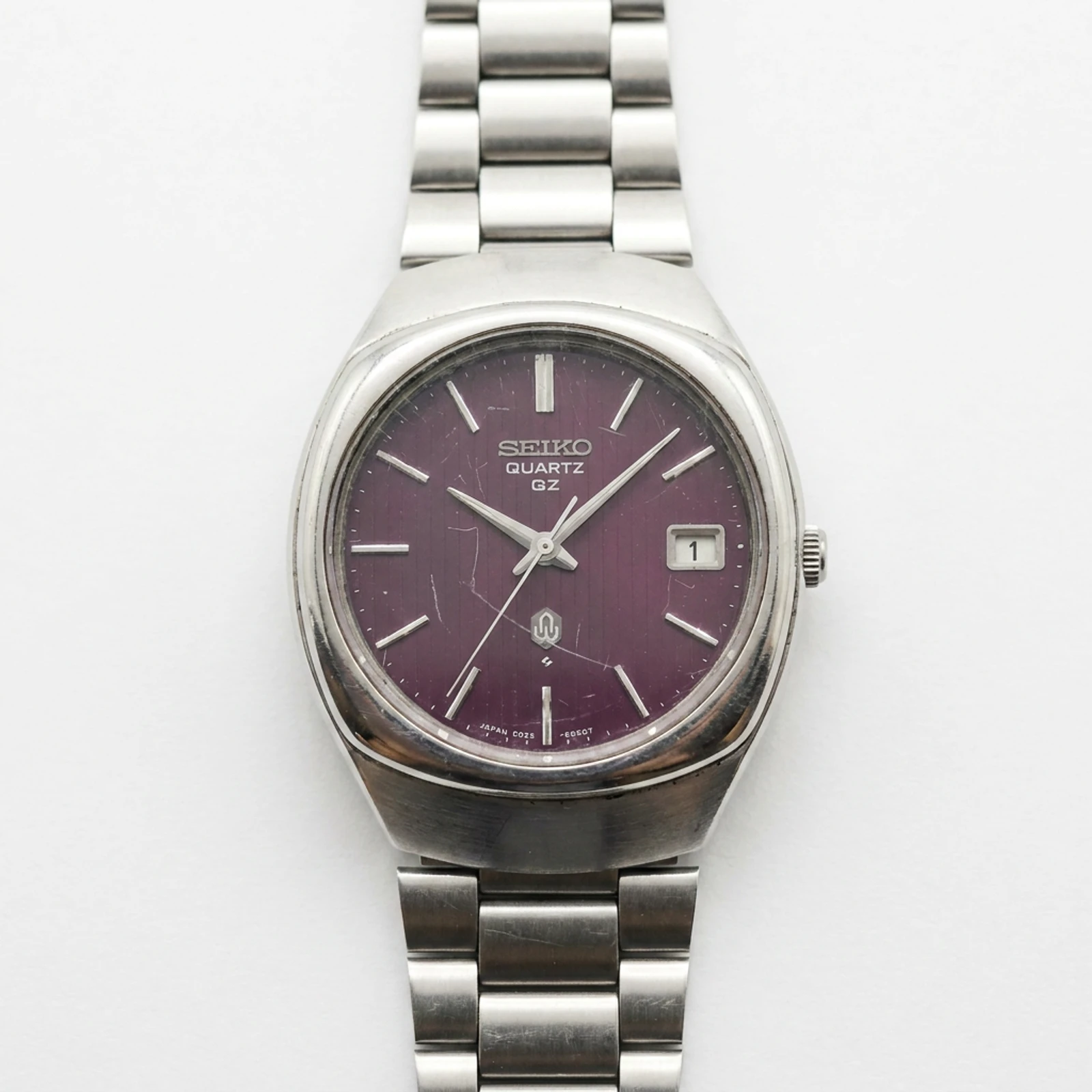 Seiko 1975 Quartz QZ Vermilion Red Linen Dial 0922-8050 Date JDM Japan