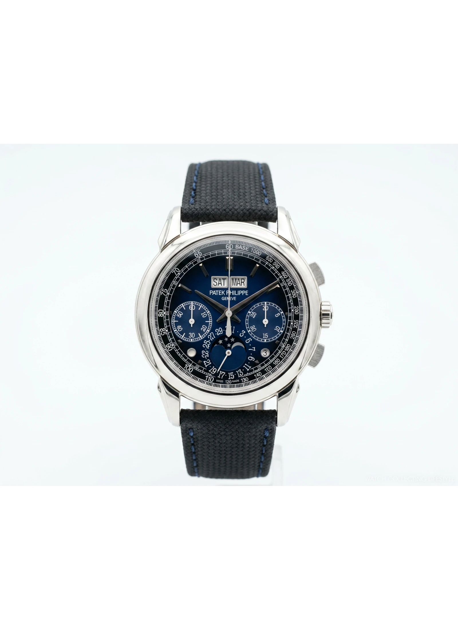 Patek Philippe Chronograph. Perpetual Calendar. 5270P-016