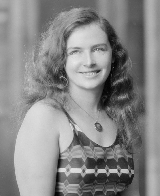 Black-and-white studio portrait of Mercedes Gleitze smiling in a patterned swimming costume