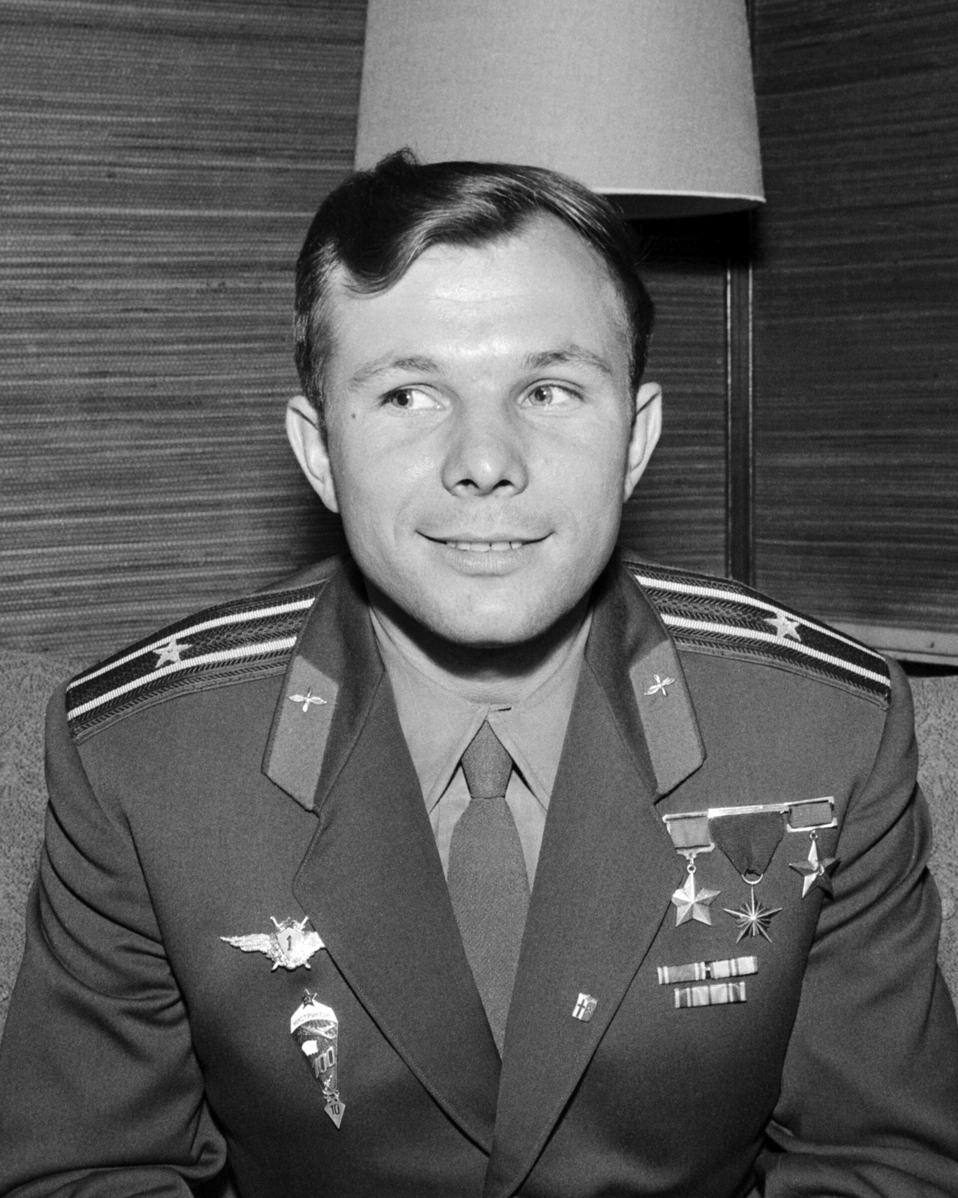 Black-and-white portrait of Yuri Gagarin in uniform in 1961